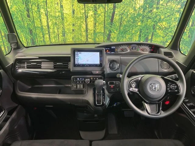 Honda N BOX CUSTOM L photo 2