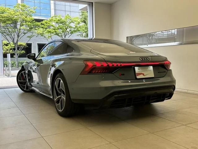 Audi AUDI RS e-tron GT ベースグレード photo 3