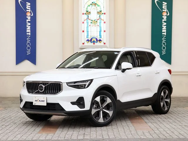 Volvo VOLVO XC40 B4 2025