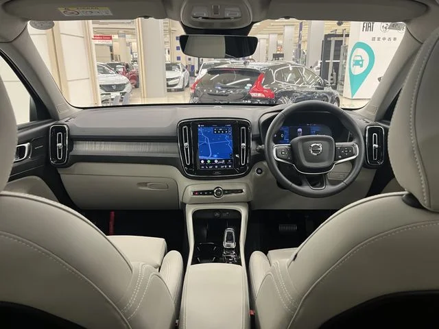 Volvo VOLVO XC40 B4 photo 2