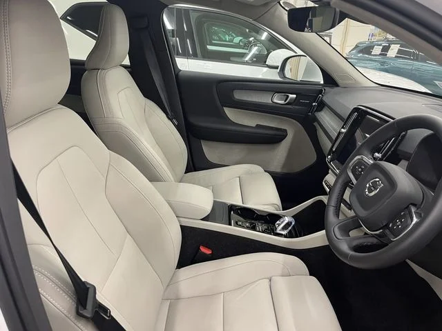 Volvo VOLVO XC40 B4 photo 4