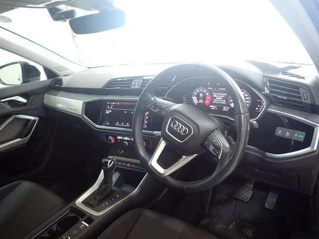 Audi AUDI Q3 SPORTBACK 35　TFSI photo 2
