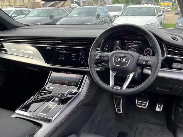 Audi AUDI Q8 55　TFSI　クワトロ　Sライン photo 2