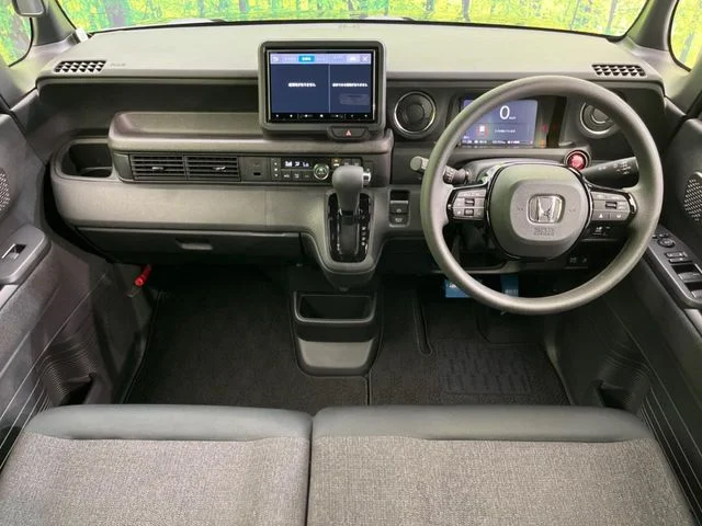 Honda N BOX CUSTOM ベースグレード photo 2