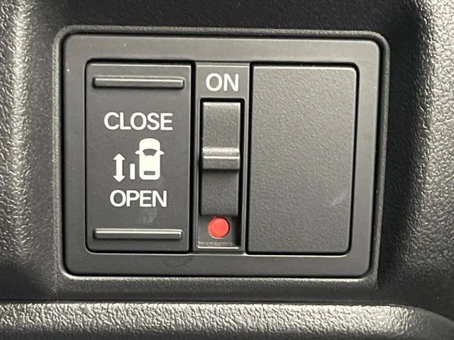 Honda N BOX CUSTOM ベースグレード photo 4