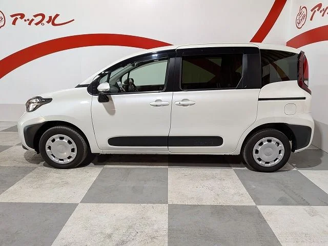 Toyota SIENTA HYBRID G4WD photo 4