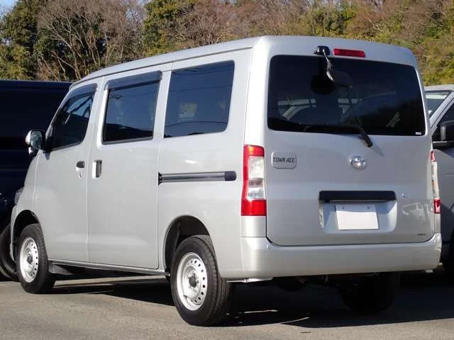 Toyota TOWNACE van 2WD GL　スマートアシスト　2／5人乗り photo 4