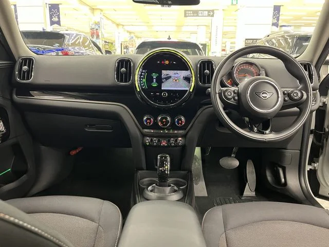 Bmw MINI COOPER D CROSSOVER ベースグレード photo 2