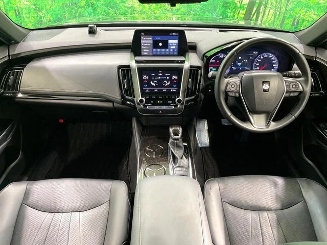 Toyota CROWN sedan hybrid G−エグゼクティブ photo 2