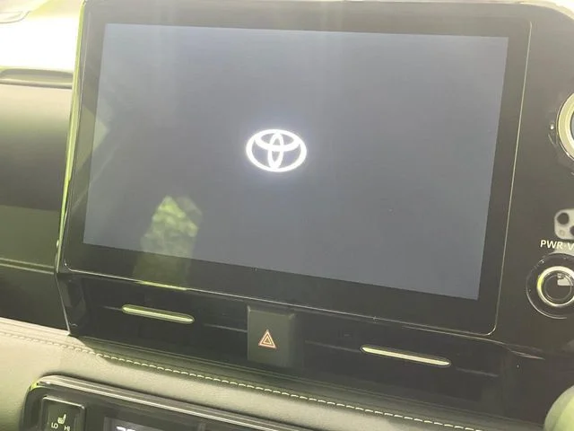 Toyota NOAH HYBRID Z photo 4