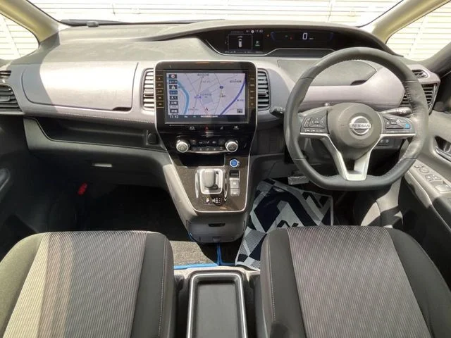 Nissan SERENA WG e−POWER　ハイウェイスター　V photo 2