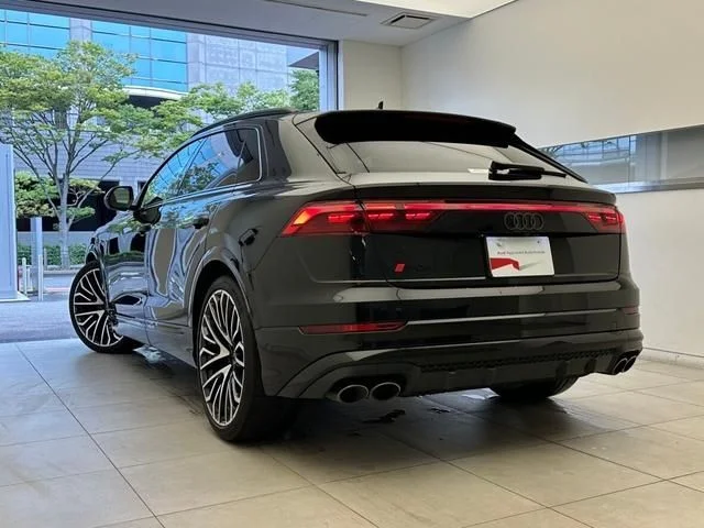 Audi AUDI SQ8 ベースグレード photo 3