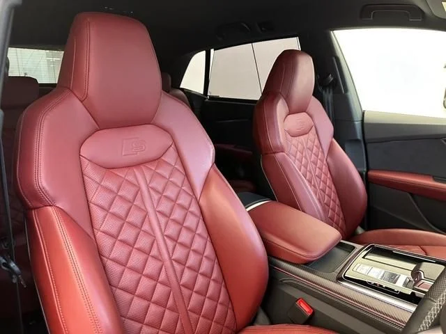 Audi AUDI SQ8 ベースグレード photo 4