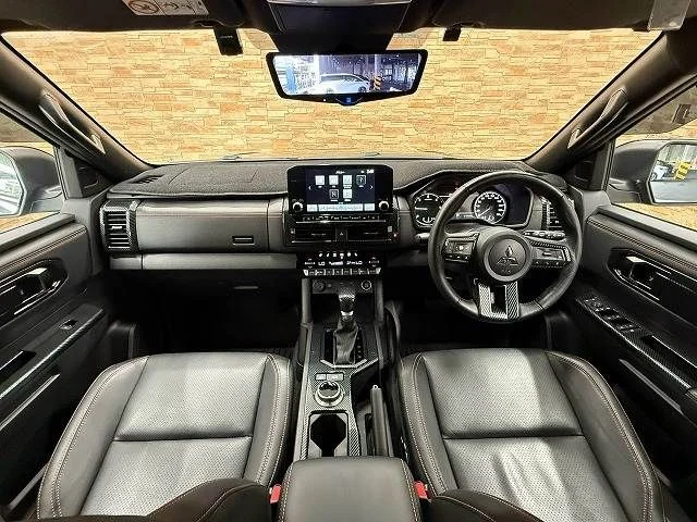 Mitsubishi TRITON GSR photo 2
