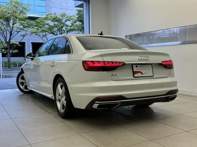 Audi AUDI A4 35　TDI　アドバンスド photo 3