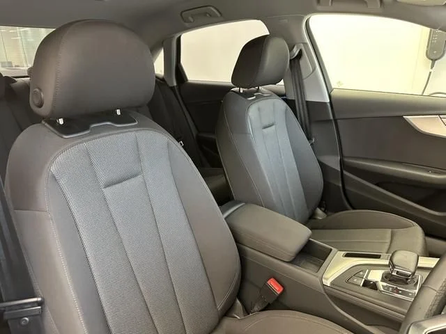 Audi AUDI A4 35　TDI　アドバンスド photo 4