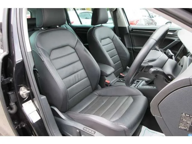 Volkswagen VOLKSWAGEN GOLF VARIANT TSI　ハイライン　マイスター photo 2