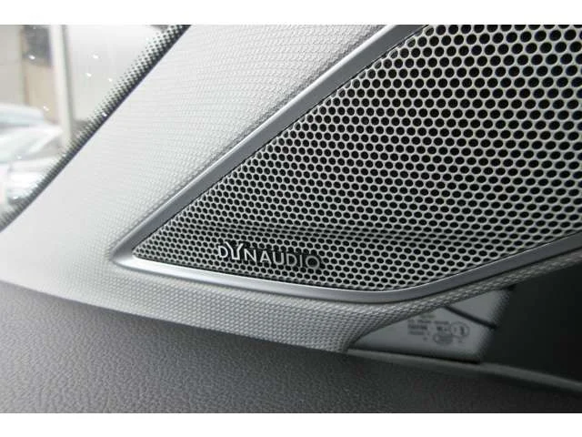Volkswagen VOLKSWAGEN GOLF VARIANT TSI　ハイライン　マイスター photo 3