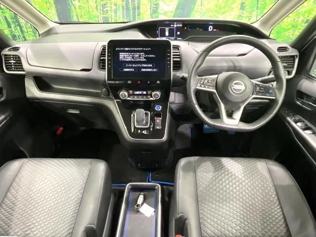 Nissan SERENA WG e−POWER　ハイウェイスター　V photo 2