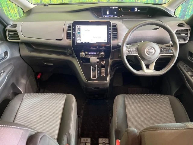 Nissan SERENA S-HYBRID ハイウェイスター　V photo 2