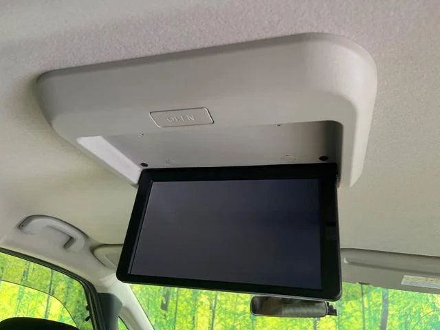 Nissan SERENA S-HYBRID ハイウェイスター　V photo 3