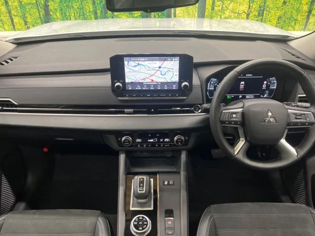 Mitsubishi OUTLANDER PHEV G photo 2