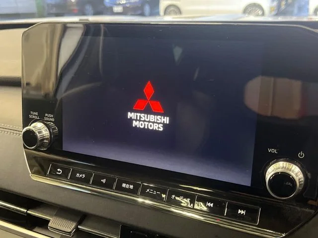 Mitsubishi OUTLANDER PHEV G photo 3
