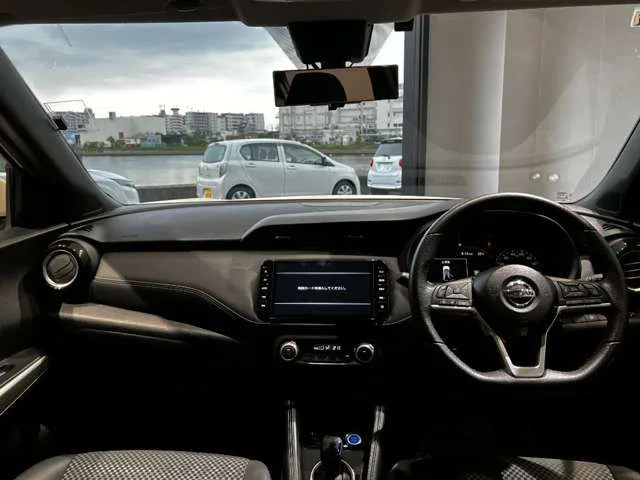 Nissan KICKS X photo 2