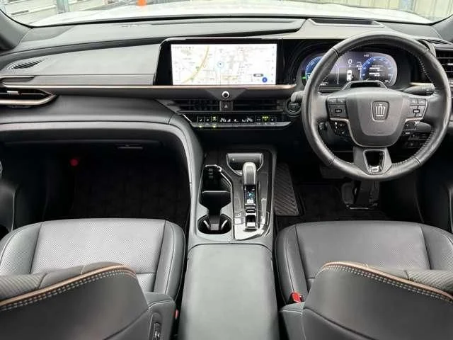 Toyota CROWN SPORT Z photo 2