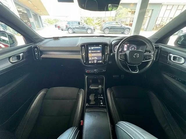 Volvo VOLVO XC40 B4　AWD　Rデザイン photo 2
