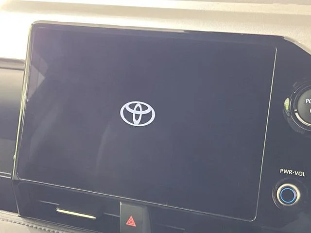 Toyota VOXY HYBRID S−Z photo 3