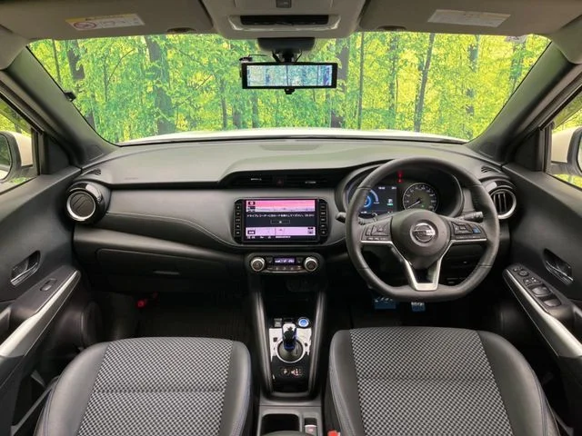 Nissan KICKS X photo 2