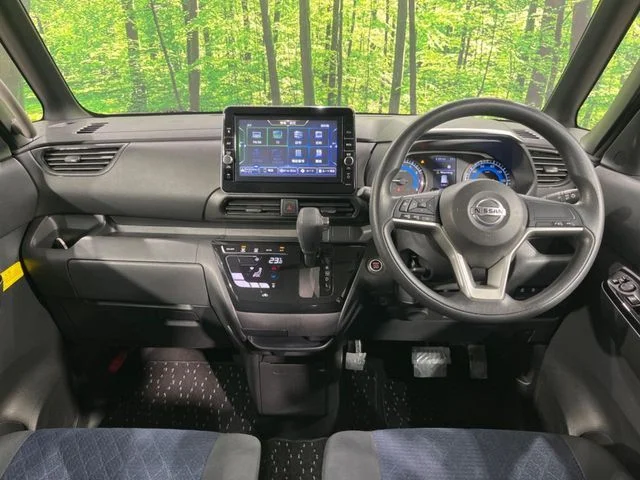 Nissan ROOX ハイウェイスターX photo 2