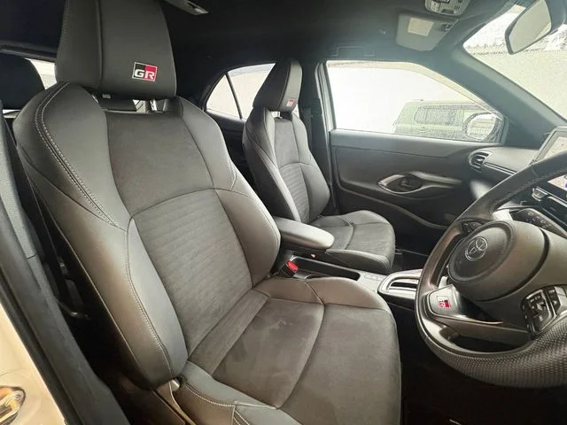 Toyota YARIS CROSS HYBRID GR　スポーツ photo 4