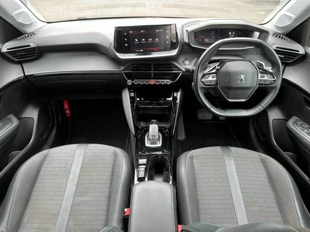 Peugeot PEUGEOT 208 アリュール photo 2
