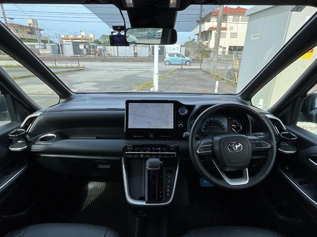 Toyota NOAH HYBRID S−Z photo 2