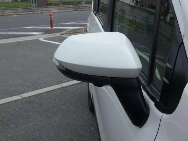 Toyota SIENTA HYBRID Z photo 4