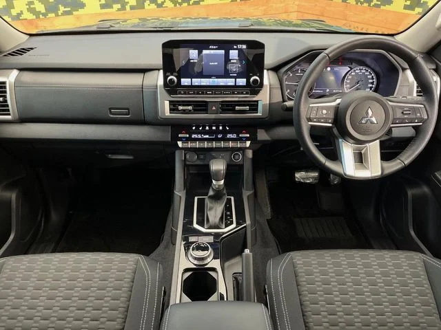 Mitsubishi TRITON GLS photo 2