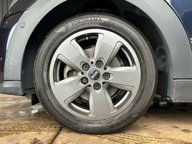 Bmw MINI COOPER D 5DOOR ベースグレード photo 4