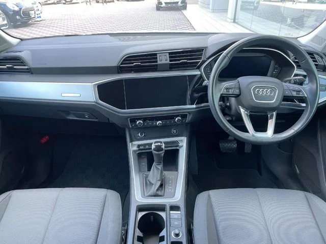 Audi AUDI Q3 SPORTBACK 35　TFSI photo 2