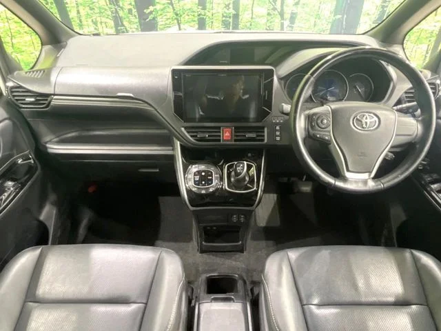 Toyota ESQUIRE HYBRID Gi photo 2