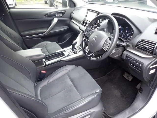 Mitsubishi ECLIPSE CROSS PHEV G photo 2