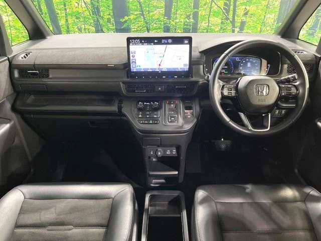 Honda STEPWAGON e:HEV SPADA プレミアムライン photo 2
