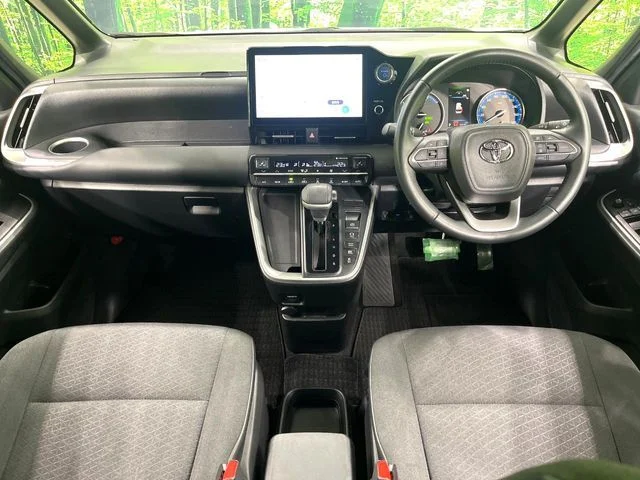 Toyota NOAH HYBRID S－G photo 2
