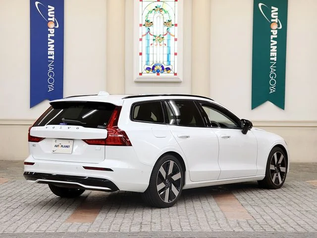 Volvo VOLVO V60 リチャージアルティメットT6AWDPHE photo 3