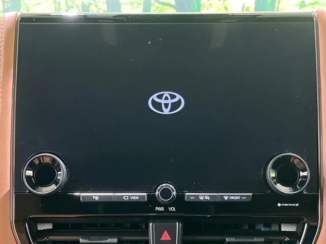 Toyota VELLFIRE HYBRID Z　プレミア photo 4
