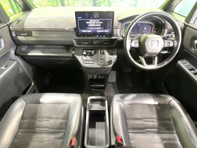 Honda STEPWAGON e:HEV SPADA プレミアムライン photo 2