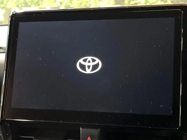 Toyota VOXY HYBRID S−Z photo 4