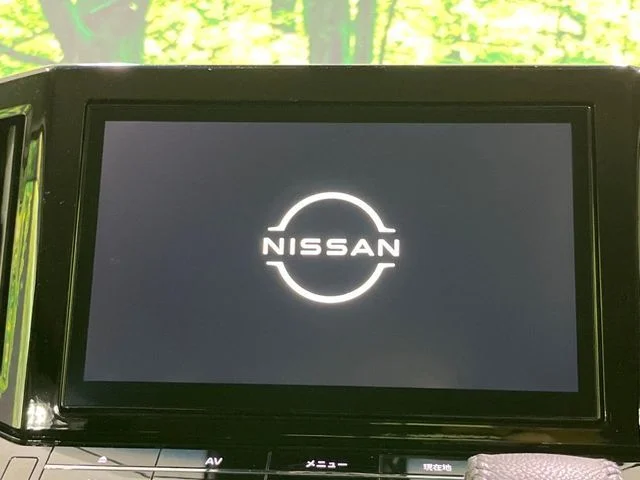 Nissan ELGRAND 250ハイウェイスターS　アーバンクロム photo 4