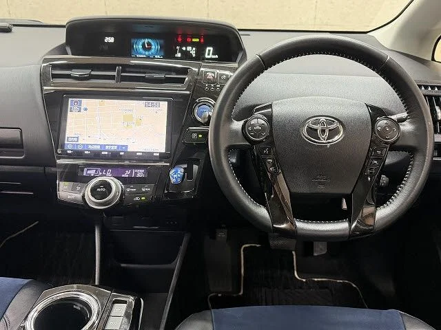 Toyota PRIUS Alpha S　チューンブラック2 photo 2